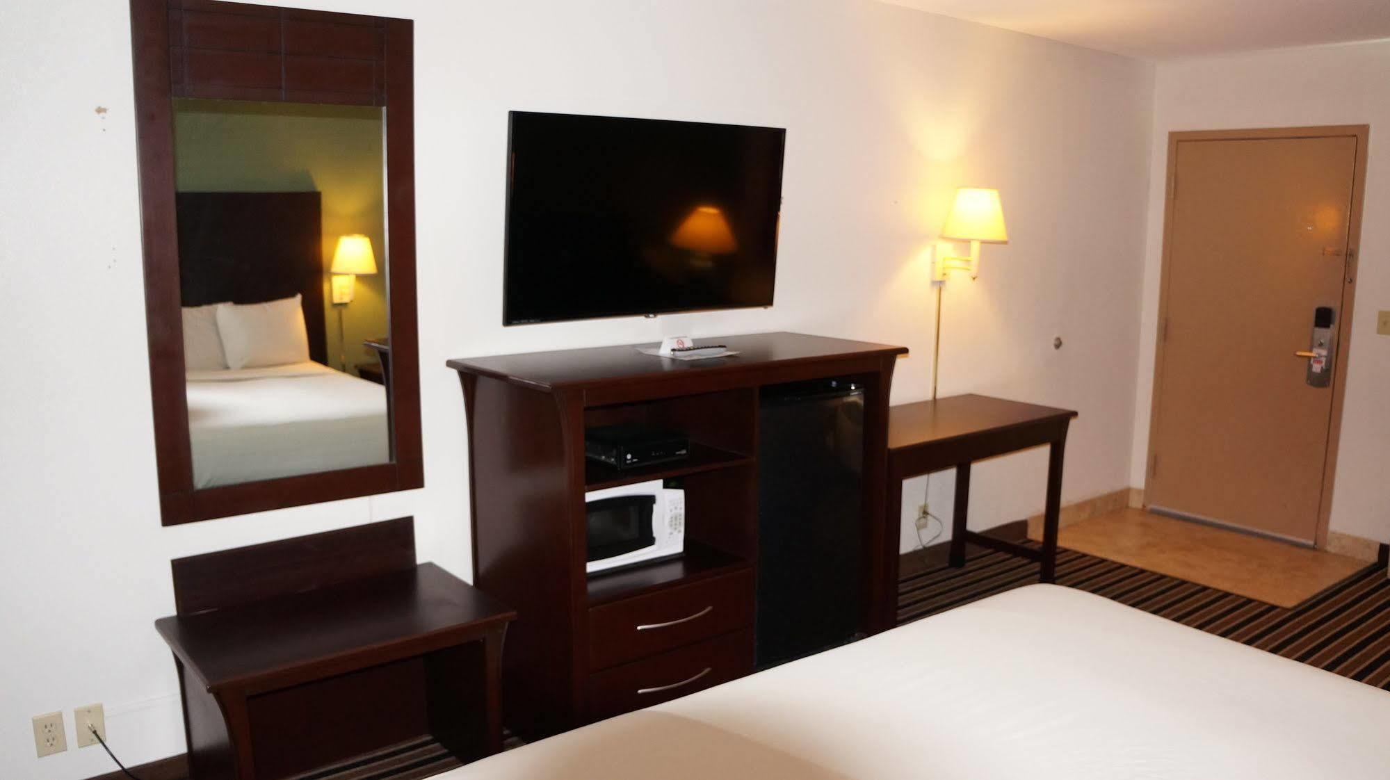 Regency Inn Pittsburg Eksteriør bilde